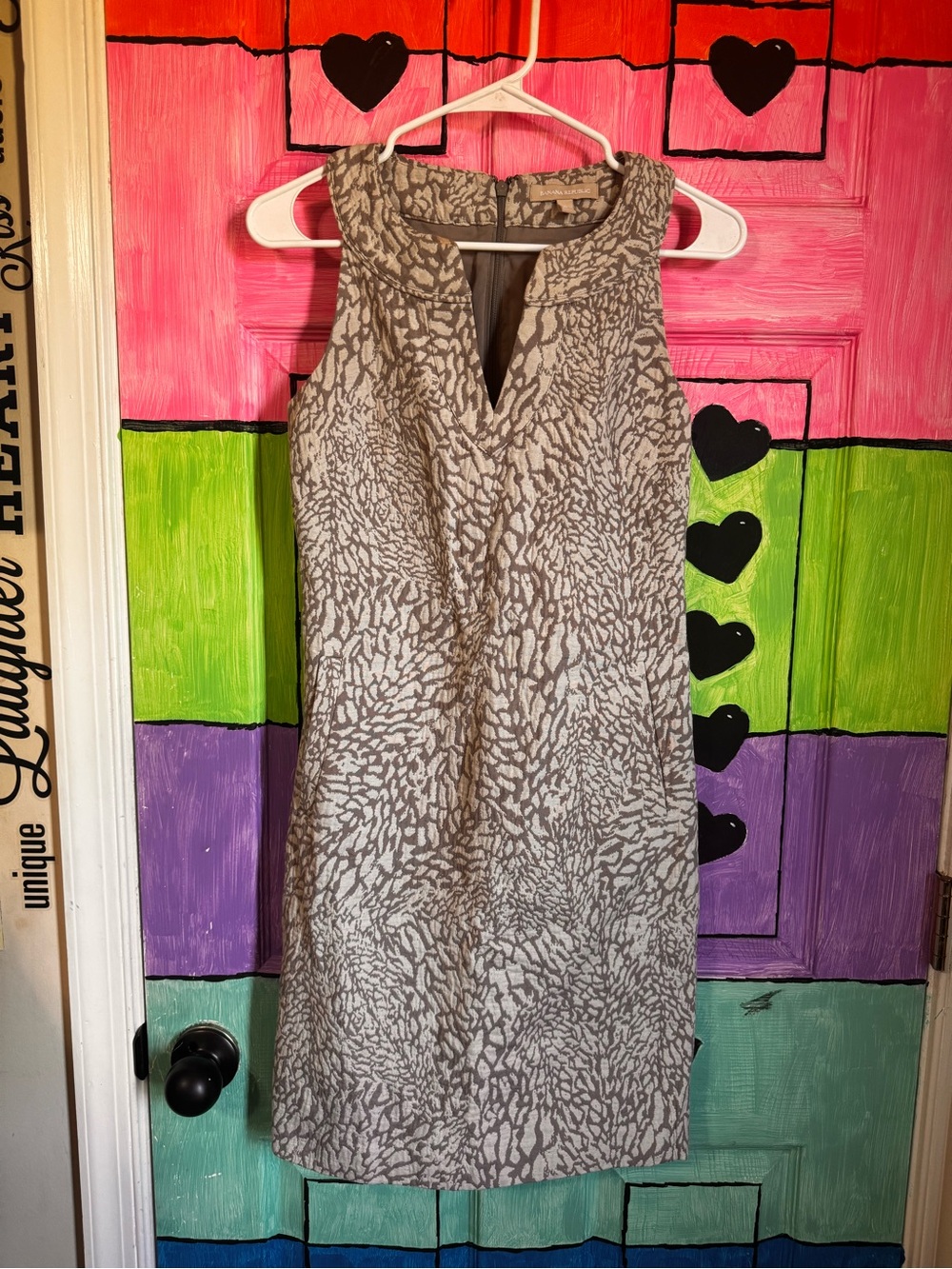 Banana Republic Gray Patterned Sleeveless Shift Dress